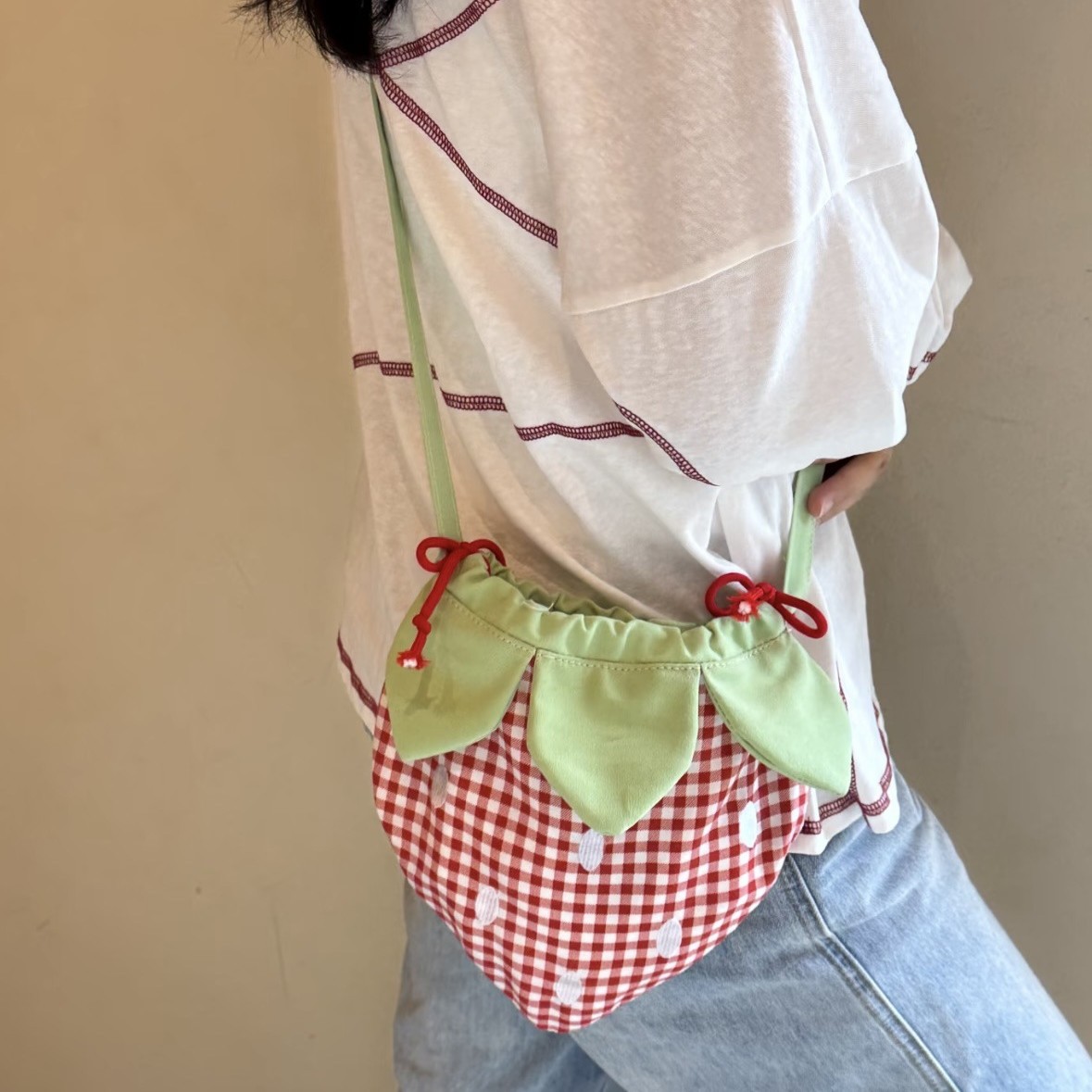Luxury Bags Cute - 女性用ショルダーバッグ日本のかわいい面白いイチゴかわいい甘い大容量ポータブル高品質高級ブランドクロスボディバッグ