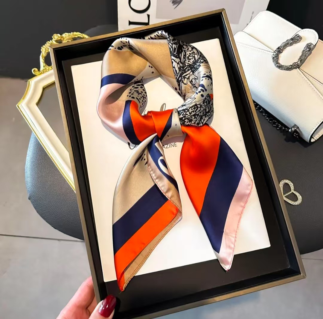 シルクスクエアスカーフ女性高級花柄プリントハンカチソフトサテ - Luxury Bags China のレビューと価格