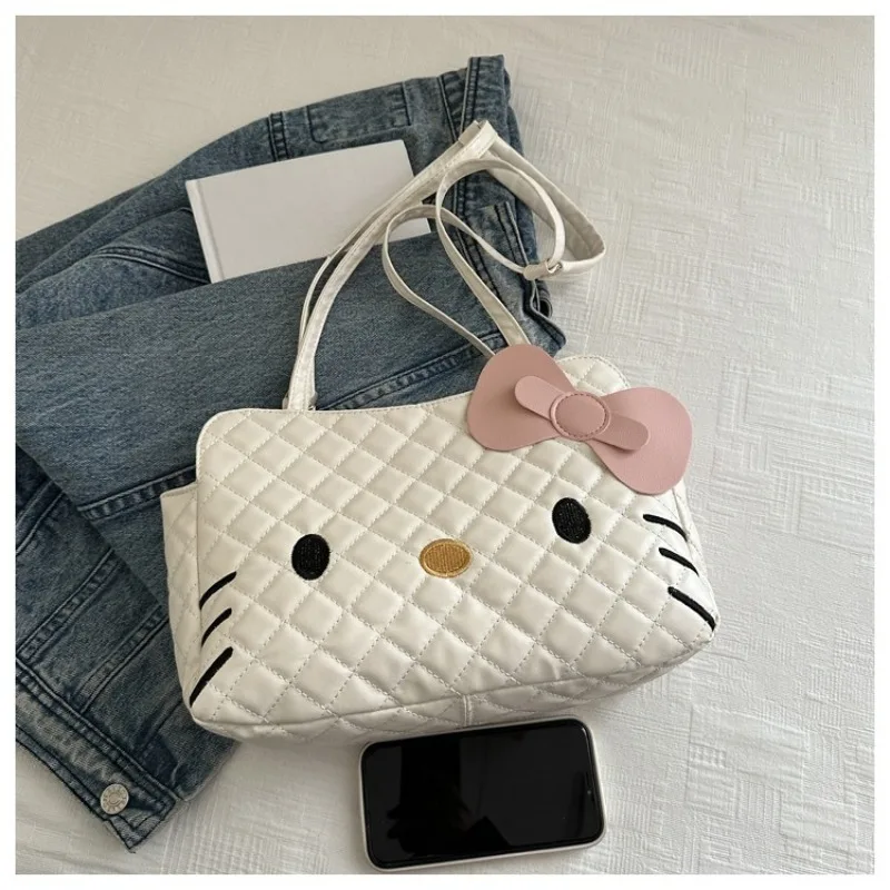 人気のキャラクター、キュートなハローキティのフィギュアをあし - Luxury Bags Cute のレビューと価格